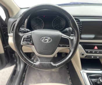 Hyundai Elantra 2019 - Bản full đủ kịch đồ - 1 chủ từ mới đi đúng 4v km xịn. Mới tinh