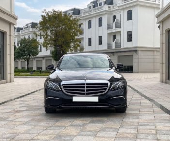 Mercedes-Benz 2019 - Xe chính chủ nhà đi, mới 99% giá tốt 1 tỷ 390tr