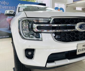 Ford Everest 2022 - Đủ màu giao ngay tháng 1, giá siêu hợp lý, lắp full gói phụ kiện. Trả trước 20% lãi thấp, thủ tục a-z, giao xe tận nơi