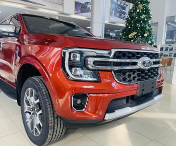 Ford Everest 2023 - Sẵn đủ màu, giao ngay - Ưu đãi đặt xe sớm, nhận lộc đầu năm 2023 - Hỗ trợ vay 80% bank - Giao xe tận nơi