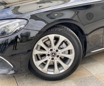 Mercedes-Benz 2019 - Xe chính chủ nhà đi, mới 99% giá tốt 1 tỷ 390tr