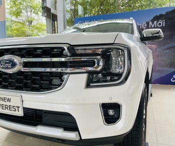 Ford Everest 2022 - Đủ màu giao ngay tháng 1, giá siêu hợp lý, lắp full gói phụ kiện. Trả trước 20% lãi thấp, thủ tục a-z, giao xe tận nơi