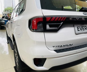 Ford Everest 2022 - Đủ màu giao ngay tháng 1, giá siêu hợp lý, lắp full gói phụ kiện. Trả trước 20% lãi thấp, thủ tục a-z, giao xe tận nơi