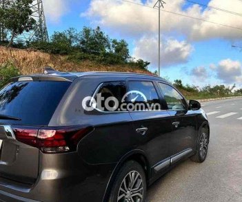 Mitsubishi Outlander Cần bán xe  2018 2018 - Cần bán xe outlander 2018