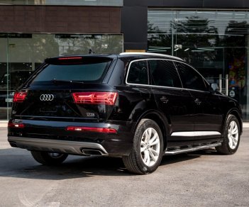 Audi Q7 2018 - Nội thất còn khá mới, máy móc zin 100%