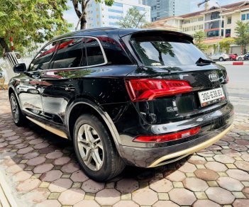 Audi Q5 2018 - Màu đen, nhập khẩu