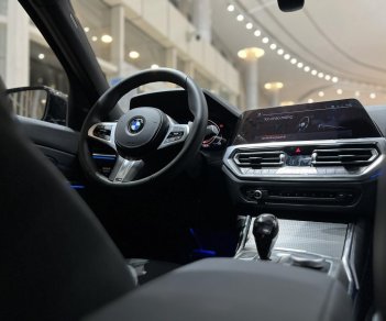 BMW 330i 2022 - Xe giao ngay với ưu đãi đầu năm, giảm tiền mặt và tặng phụ kiện full theo xe - LH ngay: Thuỳ Dương