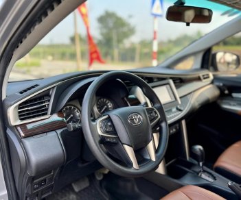 Toyota Innova 2018 - Màu bạc, số tự động
