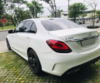 Mercedes-Benz C300 2019 - Màu trắng, nhập khẩu