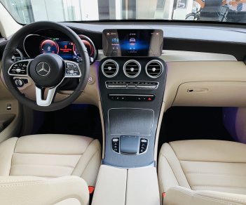 Mercedes-Benz GLC 300 2023 - Thông số kỹ thuật, giá lăn bánh, ưu đãi bảo hiểm, phụ kiện, tiền mặt