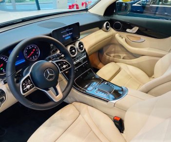 Mercedes-Benz GLC 200 2023 - Ưu đãi bảo hiểm, phụ kiện chính hãng, giảm tiền mặt trực tiếp