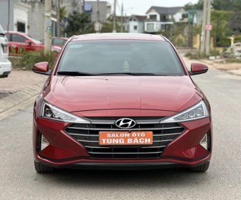 Hyundai Elantra 2019 - Màu đỏ