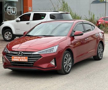 Hyundai Elantra 2019 - Màu đỏ