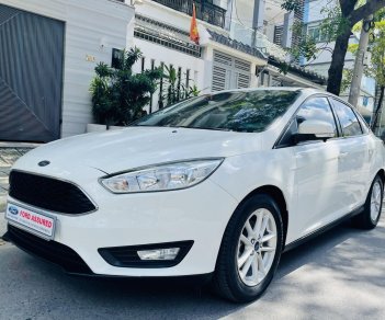 Ford Focus 2017 - Xe màu trắng