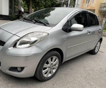 Toyota Yaris 2011 - Màu bạc, nhập khẩu Thái xe gia đình