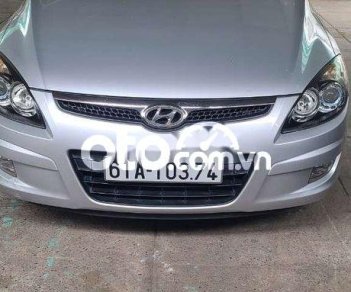 Hyundai i30 Bán xe  . Còn rất đẹp . 2010 - Bán xe i30 . Còn rất đẹp .