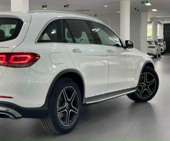 Mercedes-Benz GLC 300 2023 - Giảm tiền mặt - Tặng phụ kiện - Ưu đãi khủng đến 200tr