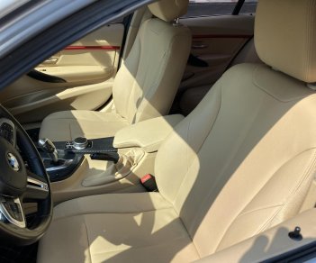 BMW 328i 2014 - Xe màu trắng