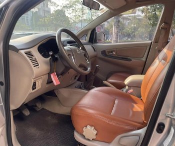 Toyota Innova 2014 - Màu bạc giá cạnh tranh