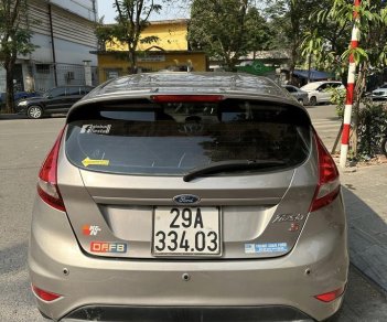 Ford Fiesta 2011 - Màu bạc, 234 triệu