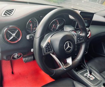 Mercedes-Benz CLA 45 2015 - Màu đen, nhập khẩu