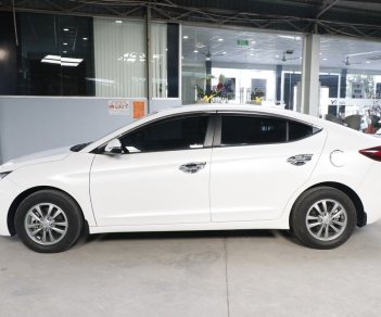 Hyundai Elantra 2020 - Màu trắng