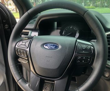 Ford Everest 2019 - Màu đen, giá cực tốt