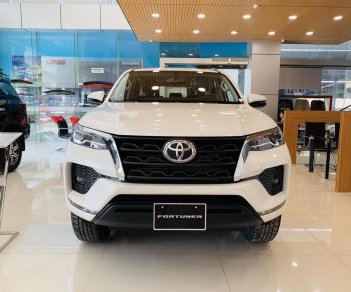 Toyota Fortuner 2022 - Giảm 50% trước bạ - Giao ngay nhiều màu