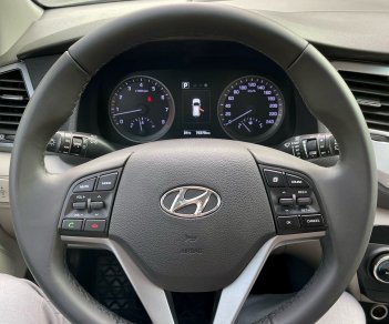 Hyundai Tucson 2015 - Màu đen