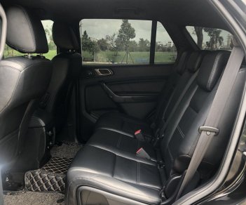 Ford Everest 2019 - Màu đen, giá cực tốt