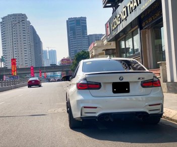 BMW 328i 2014 - Xe màu trắng