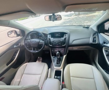 Ford Focus 2017 - Xe màu trắng