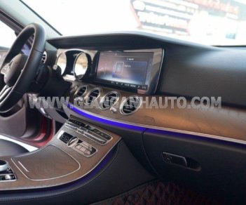 Mercedes-Benz E200 2019 - 1 tỷ 555 triệu