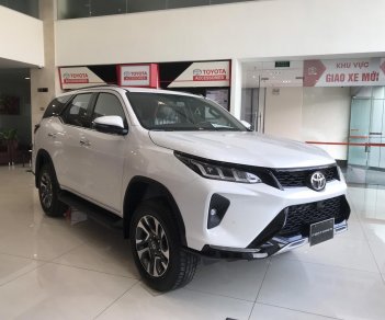 Toyota Fortuner 2022 - Giá chỉ 1026 triệu, ưu đãi cực sốc nhận xe chưa đến 1 tỉ, sẵn xe giao ngay, hỗ trợ trả góp