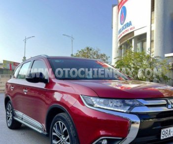 Mitsubishi Outlander 2018 - Màu đỏ giá cạnh tranh