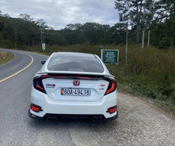 Honda Civic 2018 - Màu trắng, 650 triệu