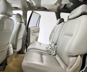 Toyota Innova 2012 - Màu bạc chính chủ