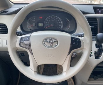 Toyota Sienna 2011 - Cần bán gấp xe nhập khẩu giá 990tr