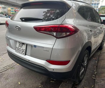 Hyundai Tucson 2017 - Xe màu bạc giá cạnh tranh