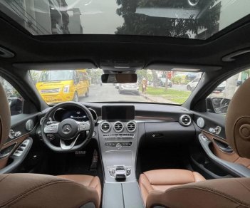 Mercedes-Benz C300 2020 - Màu xám, xe nhập