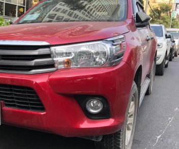 Toyota Hilux 2019 - Xe màu đỏ số sàn