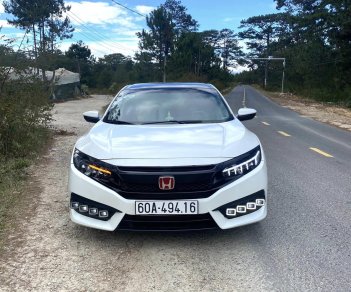 Honda Civic 2018 - Màu trắng, 650 triệu