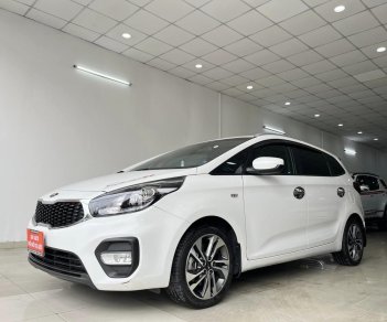 Kia Rondo 2017 - Màu trắng, nhập khẩu số sàn