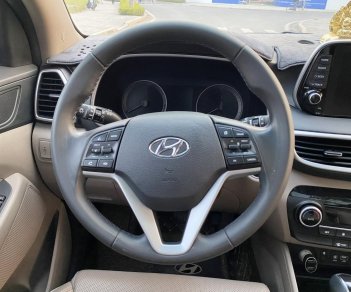 Hyundai Tucson 2020 - Màu trắng, giá chỉ 827 triệu