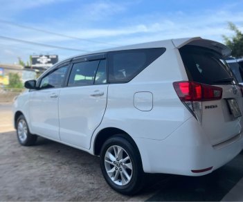 Toyota Innova 2018 - Xe màu trắng