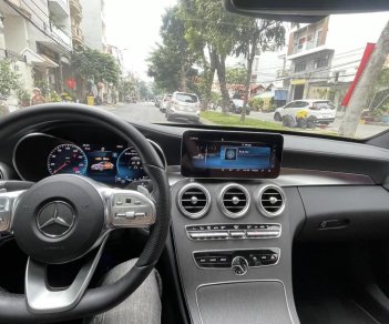 Mercedes-Benz C300 2020 - Màu xám, xe nhập