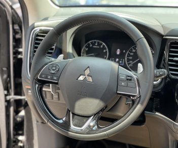 Mitsubishi Outlander 2020 - Cá nhân một chủ từ mới