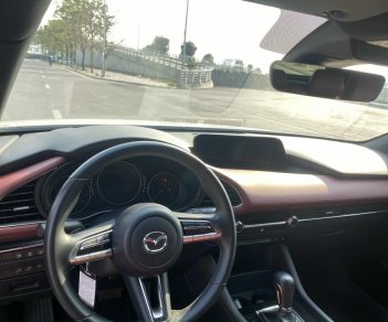 Mazda 3 2021 - Xe màu trắng