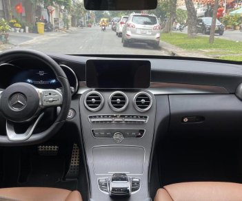 Mercedes-Benz C300 2020 - Màu xám, xe nhập