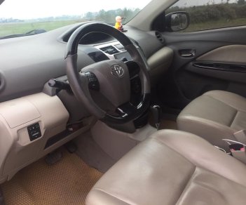 Toyota Vios 2011 - Màu bạc xe gia đình